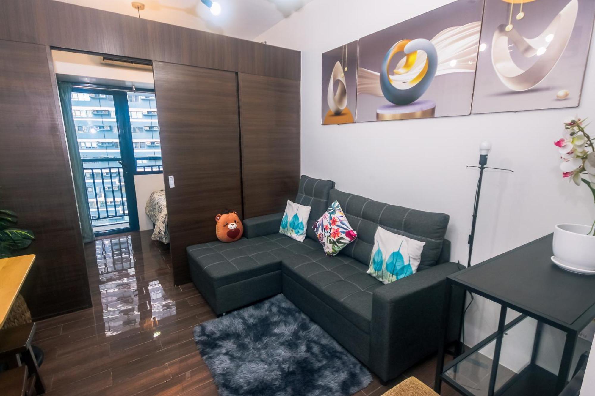 Apartment Cozy Crash Pad A Laughter Friendly Makati 2270 Gym Swim Park 300 Mbps *