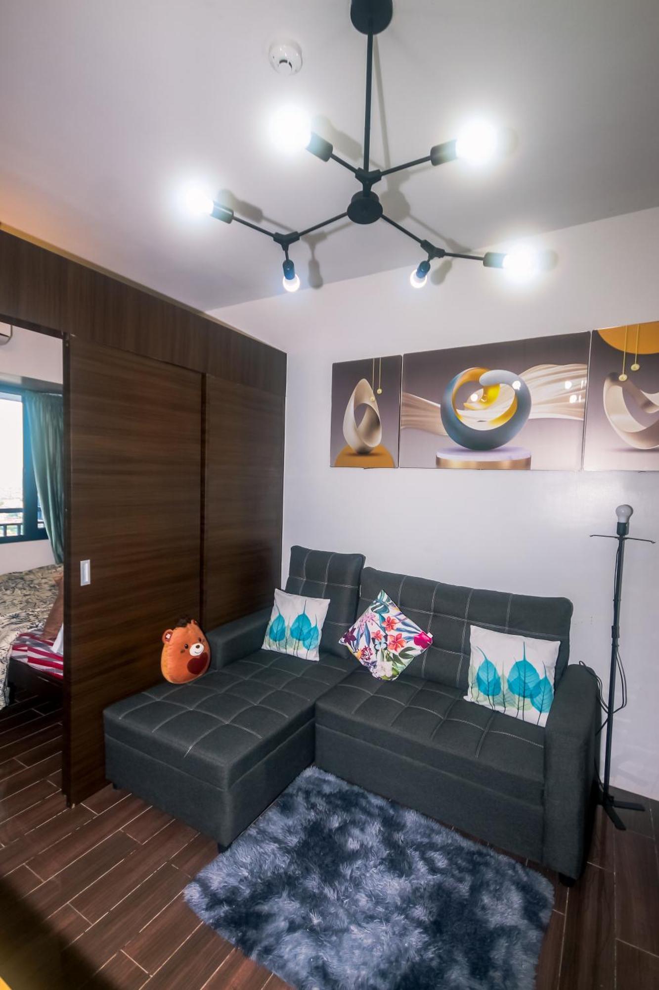 Cozy Crash Pad A Laughter Friendly Makati 2270 Gym Swim Park 300 Mbps * Manila