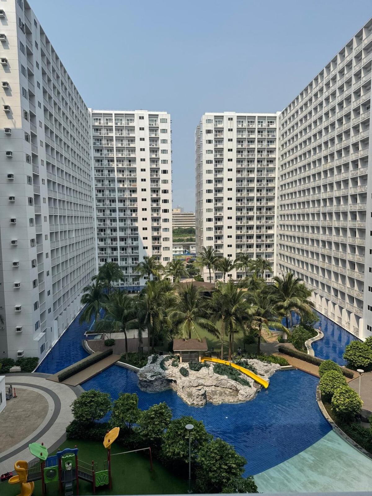 Cozy 1br Unit Near Moa With Netflix Apartment Manila