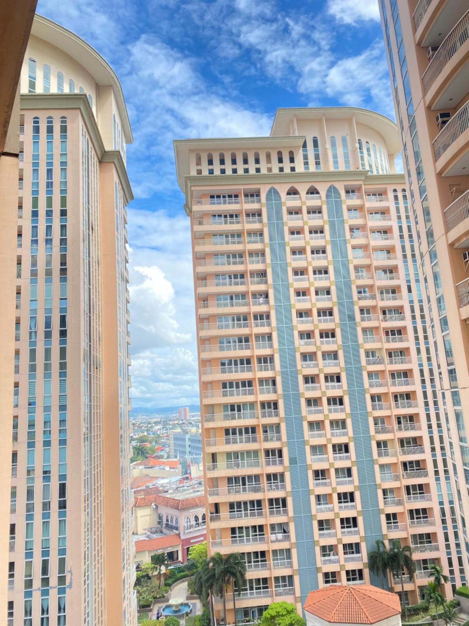 Staycation At The Venice Luxury Residences - Tower A Near Venice Grand Canal, Mckinley Hills