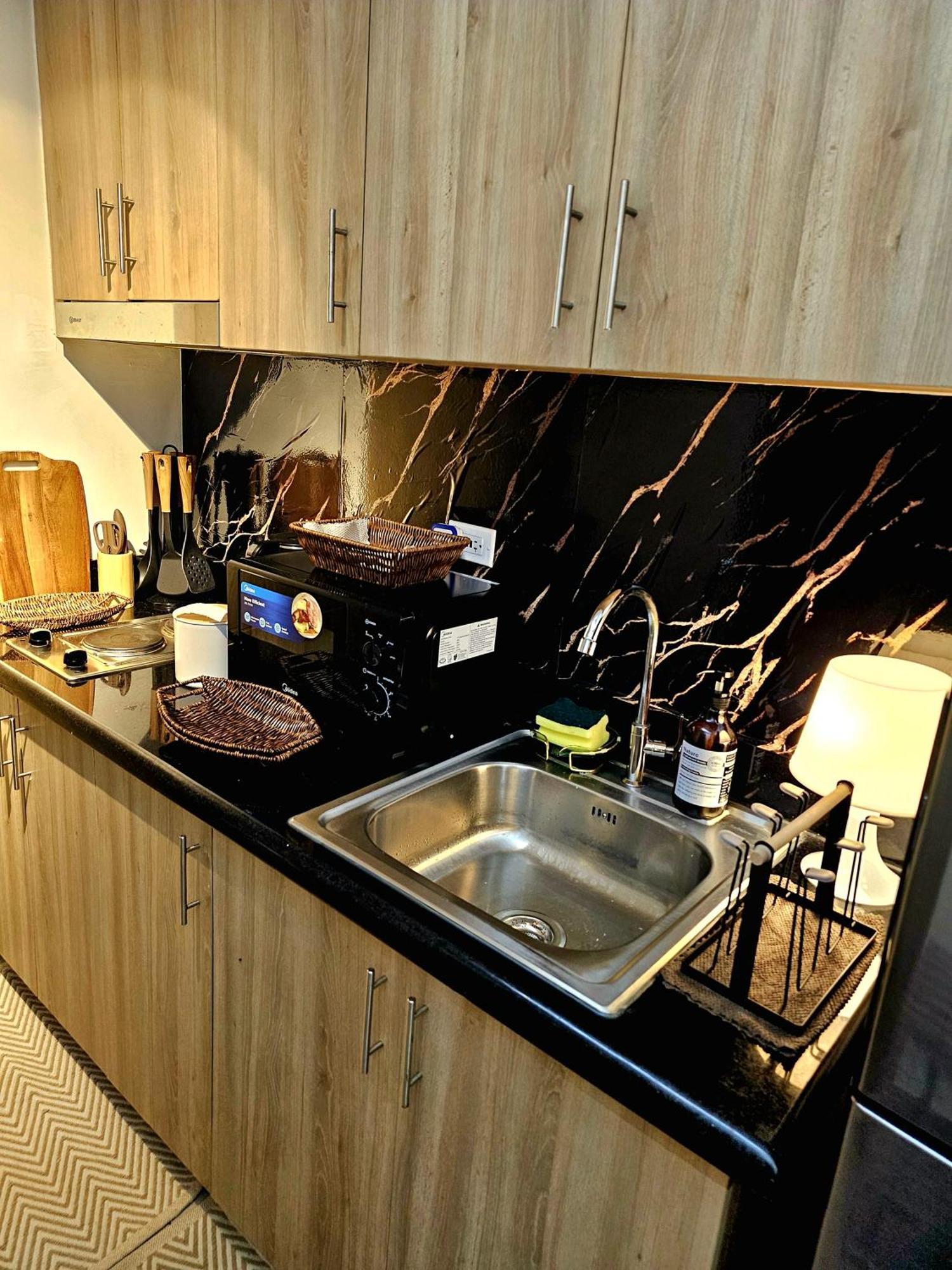 Irene's Luscious Place Apartment