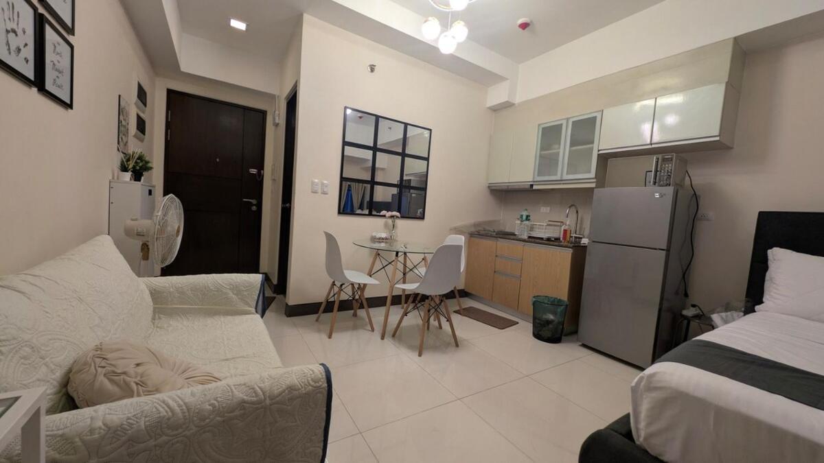 Apartment J&m Cozy Retreat - Mckinley Hill, Bgc *