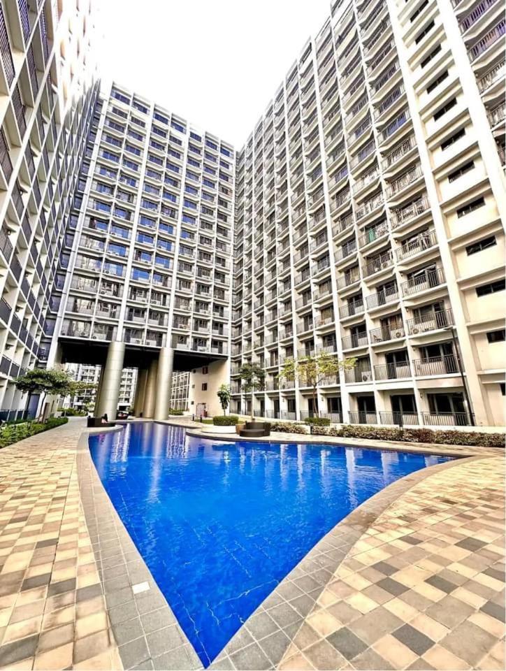 Manila, Pasay Near Moa And Airport * Manila