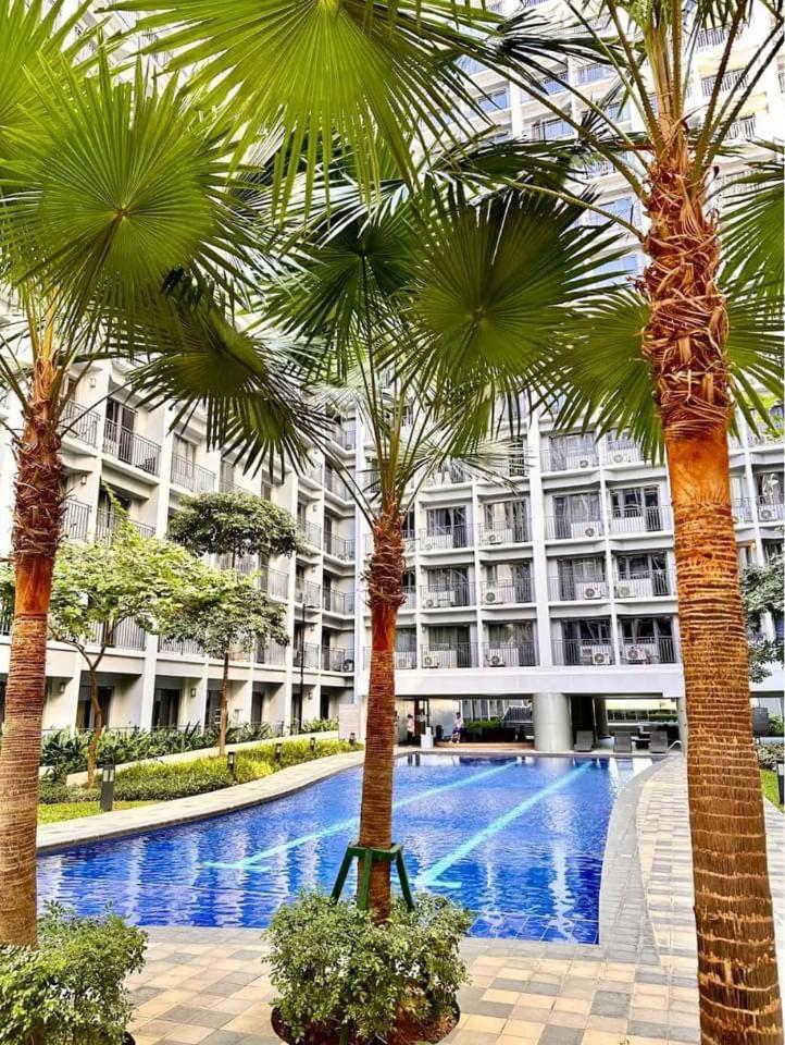 Manila, Pasay Near Moa And Airport * Manila