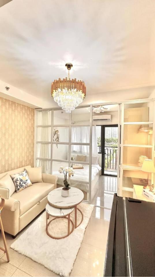 Manila, Pasay Near Moa And Airport * Manila