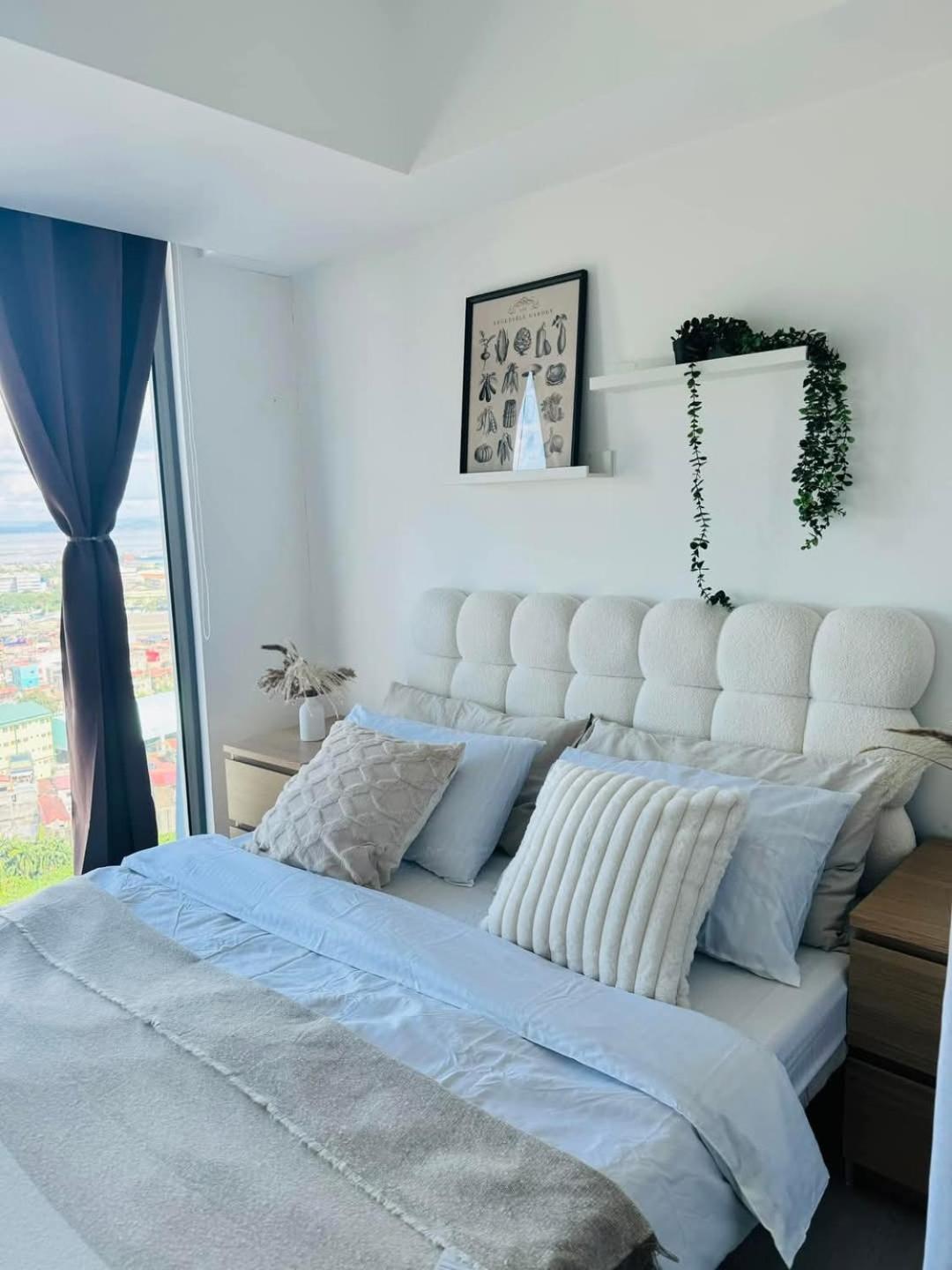 Apartment Cornelia Street At Azure Urban Residences Manila
