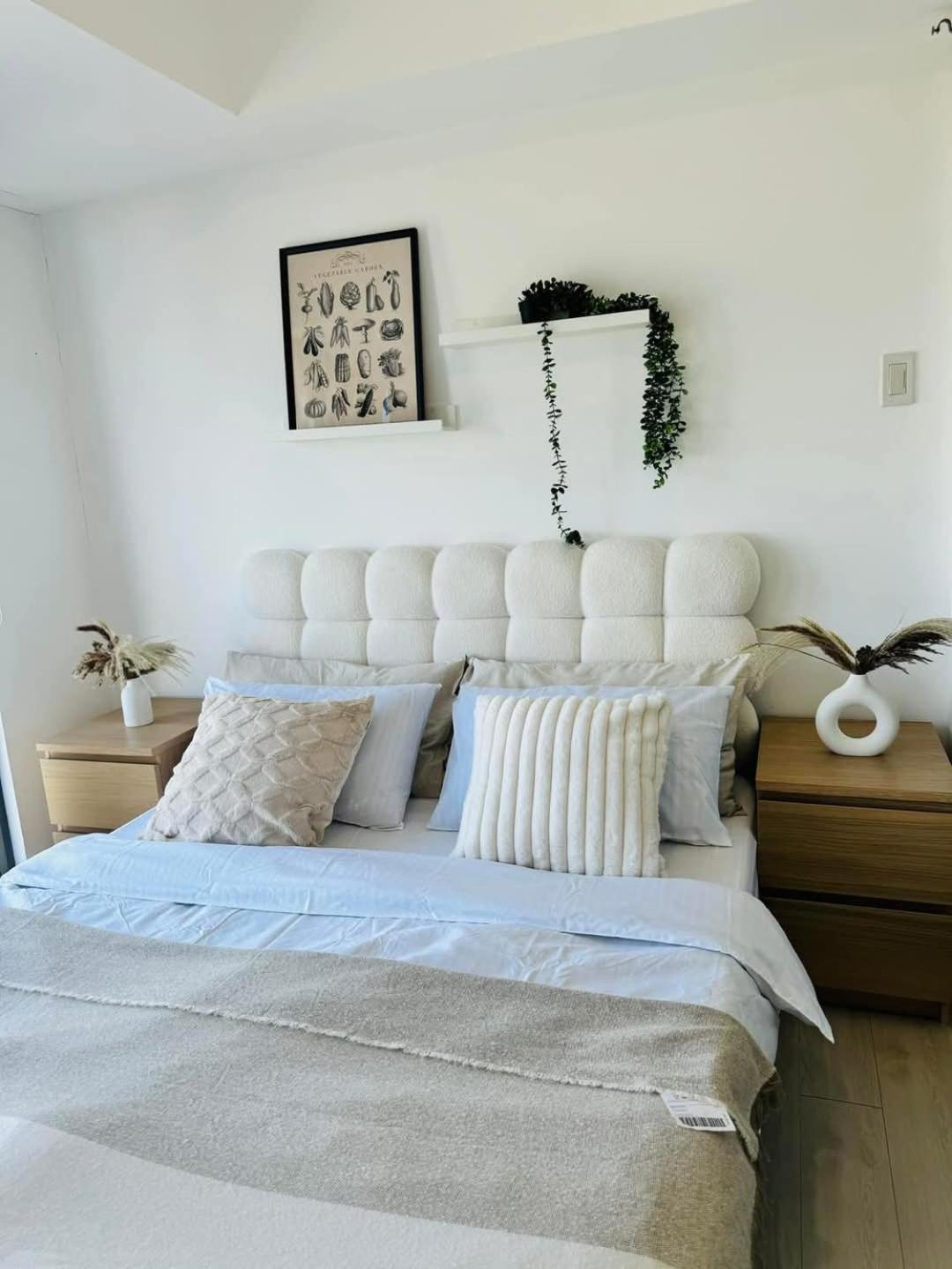 Apartment Cornelia Street At Azure Urban Residences Manila