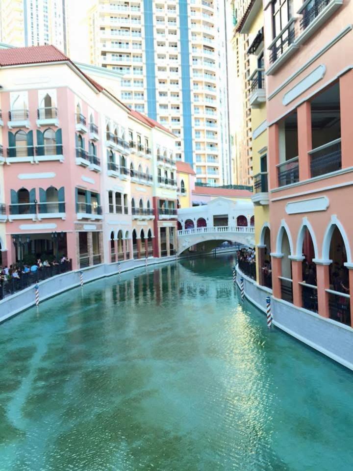 Aparthotel Staycation At The Venice Luxury Residences - Tower A Near Venice Grand Canal, Mckinley Hills Manila