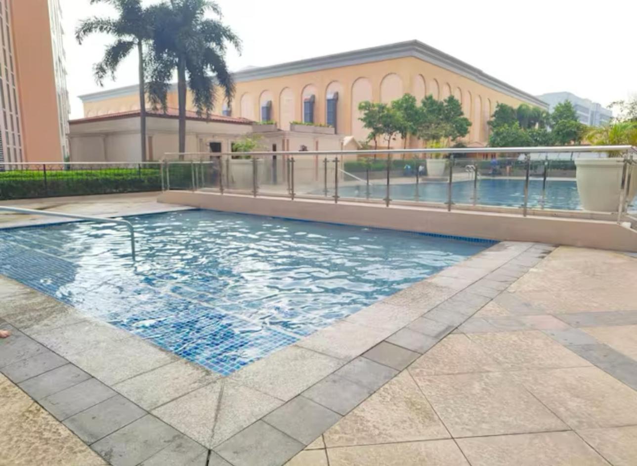 Staycation At The Venice Luxury Residences - Tower A Near Venice Grand Canal, Mckinley Hills