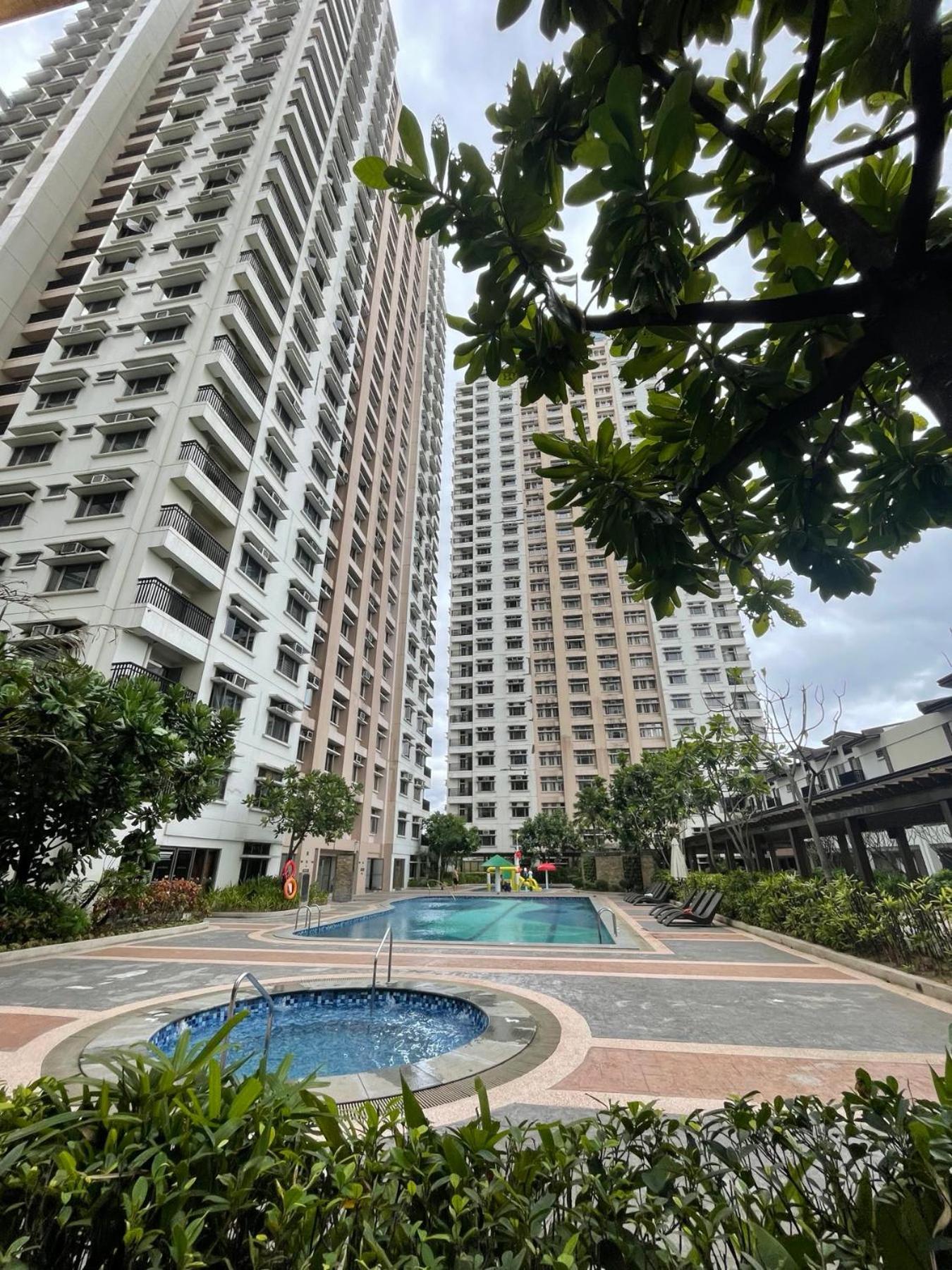 The Rich * Manila