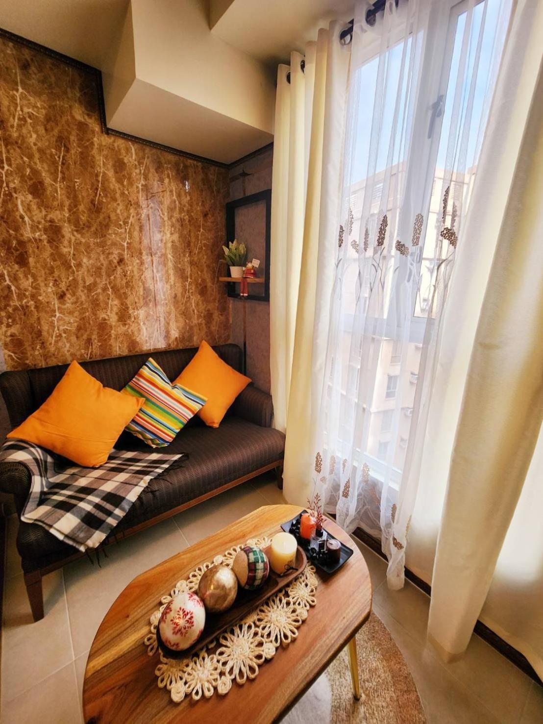 Modern Rustic Unit In Front Of Mall And Near Naia Terminal *