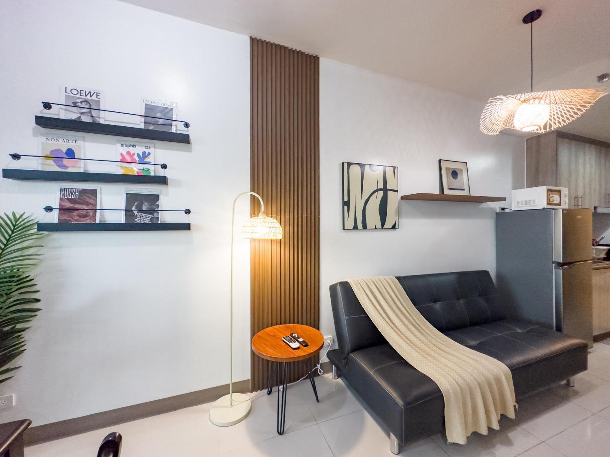 Gemstonebr In Smdc Coast Residences Apartment