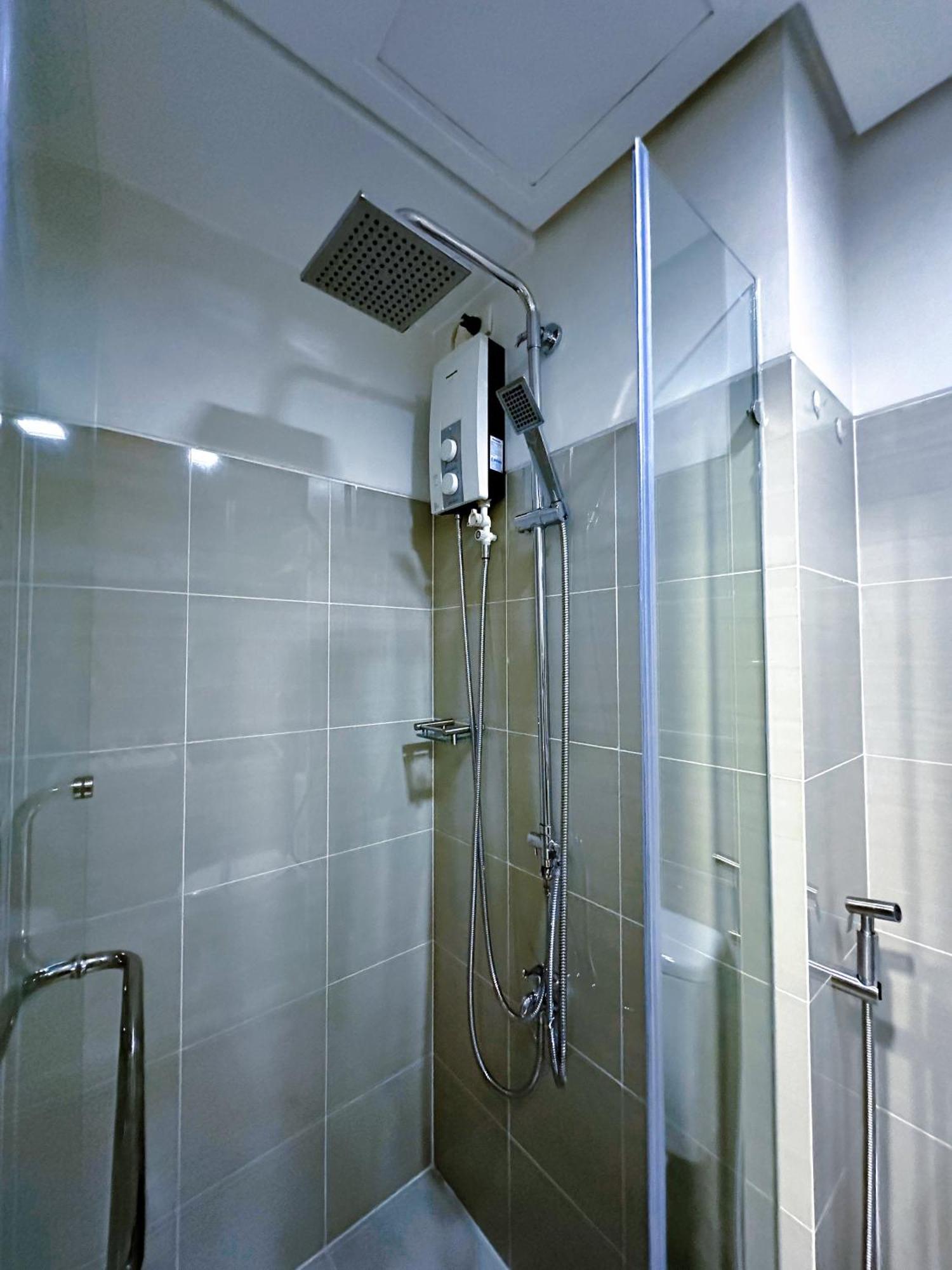 Moa Shore 3 Tower 3 Staycation * Pasay