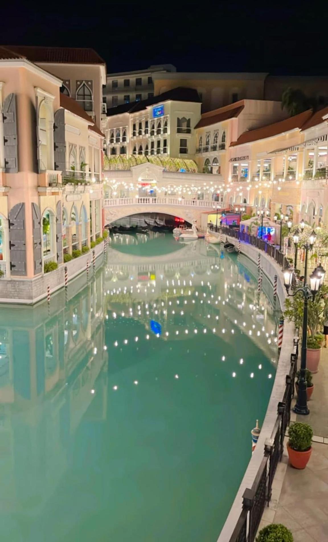 Staycation At The Venice Luxury Residences - Tower A Near Venice Grand Canal, Mckinley Hills Manila