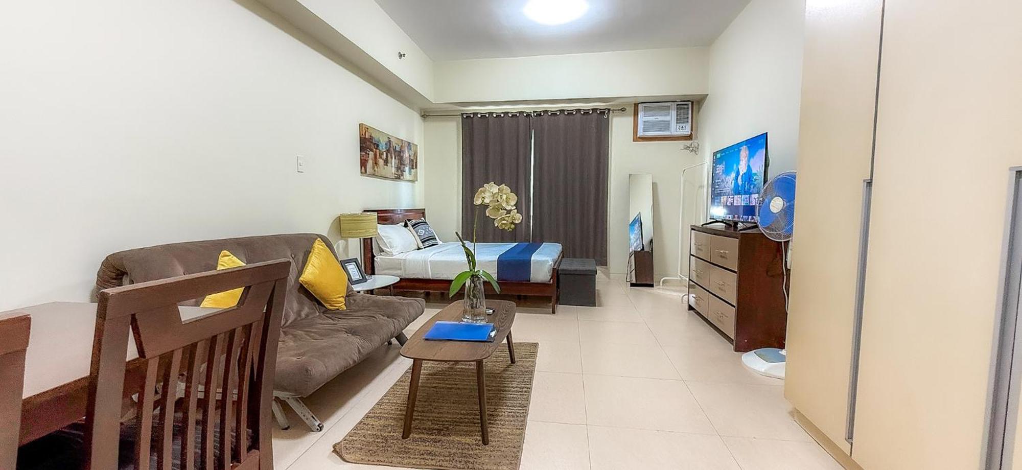Full-serviced Residential In The Infinity, Bgc Hotel