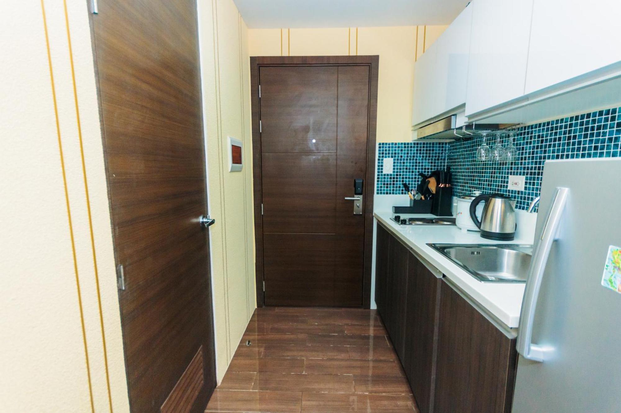 Apartment The Vibrant Cool 4254 Memorable Swim Gym Park Laugh