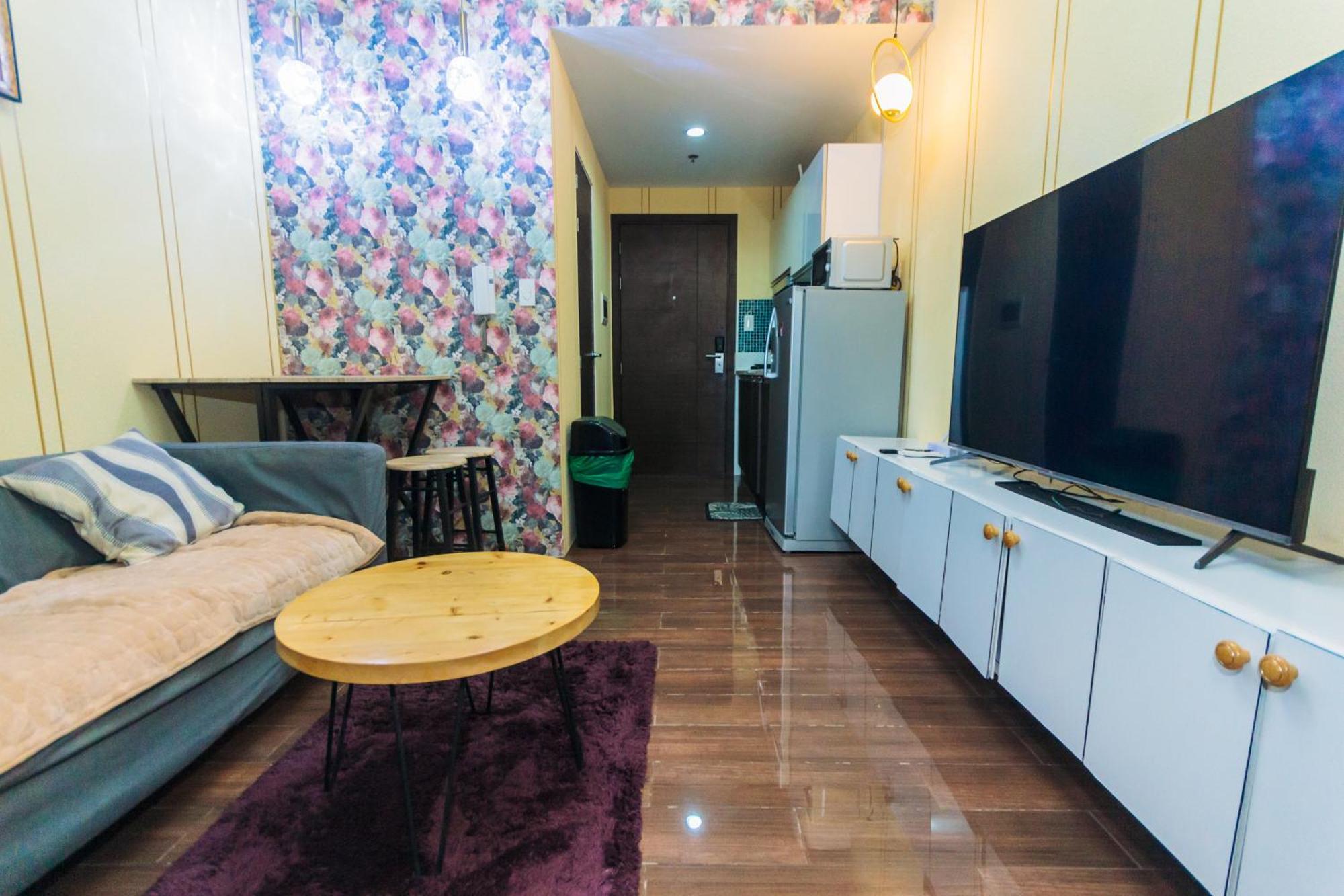 Apartment The Vibrant Cool 4254 Memorable Swim Gym Park Laugh Manila