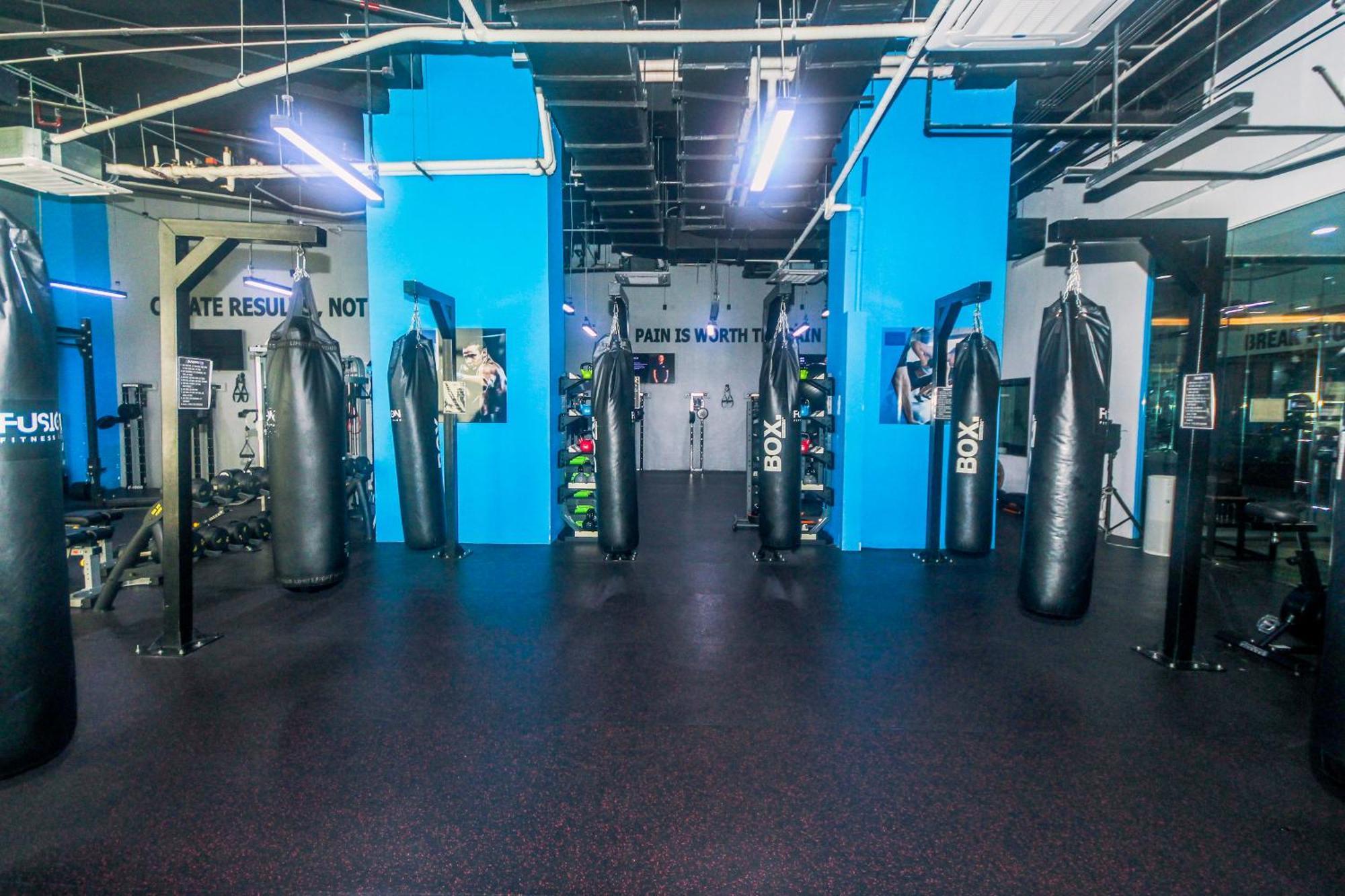 Urban Hideaway Cozy Makati Giggles Swim Gym Park Laugh Eat 3352 Manila