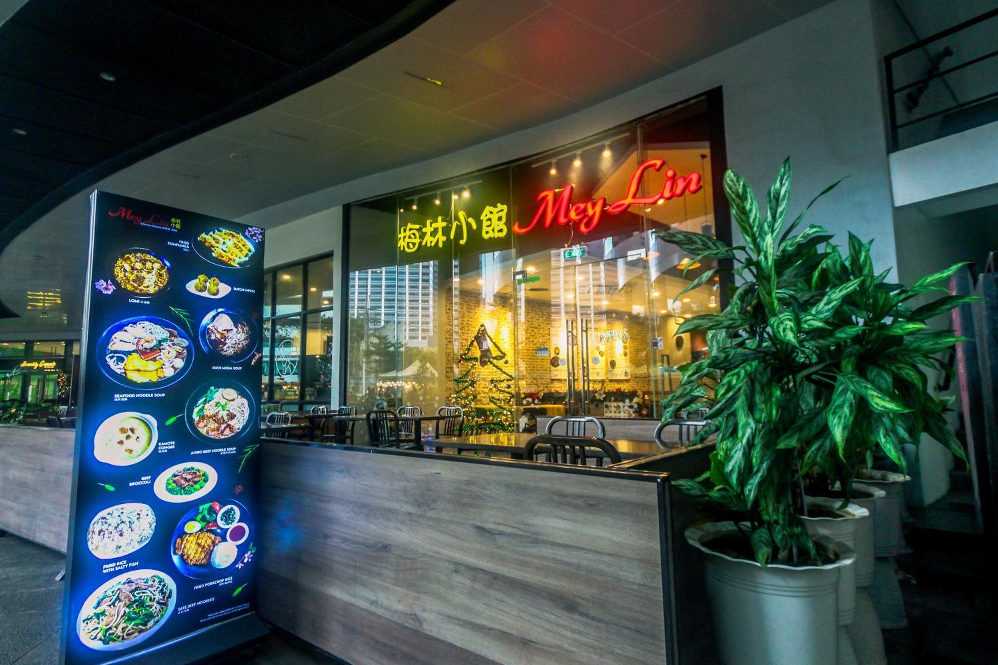 Urban Hideaway Cozy Makati Giggles Swim Gym Park Laugh Eat 3352 Apartment *
