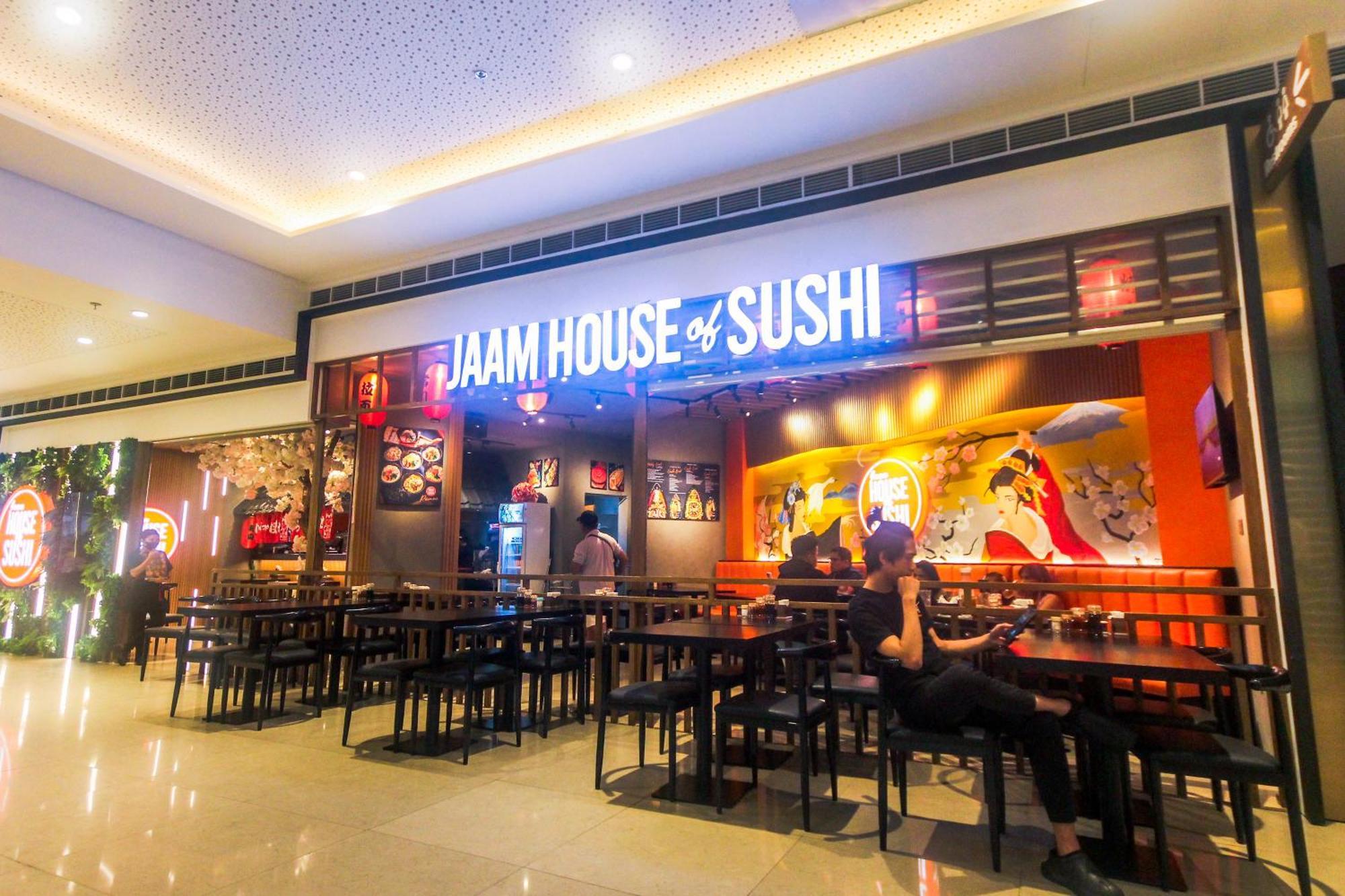 Apartment Urban Hideaway Cozy Makati Giggles Swim Gym Park Laugh Eat 3352 *