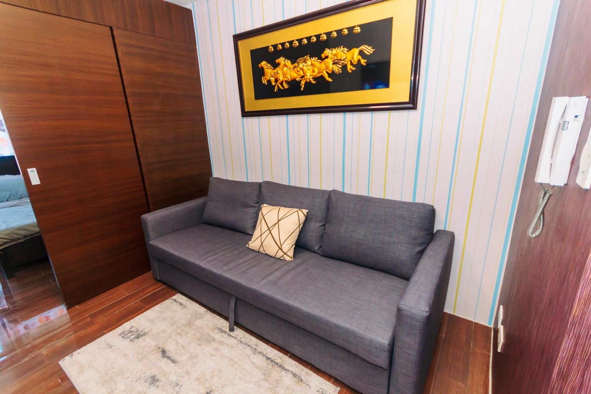 Urban Hideaway Cozy Makati Giggles Swim Gym Park Laugh Eat 3352 Apartment Manila