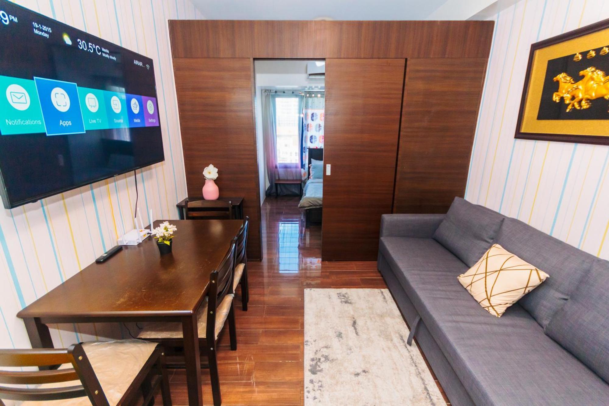 Urban Hideaway Cozy Makati Giggles Swim Gym Park Laugh Eat 3352 Manila