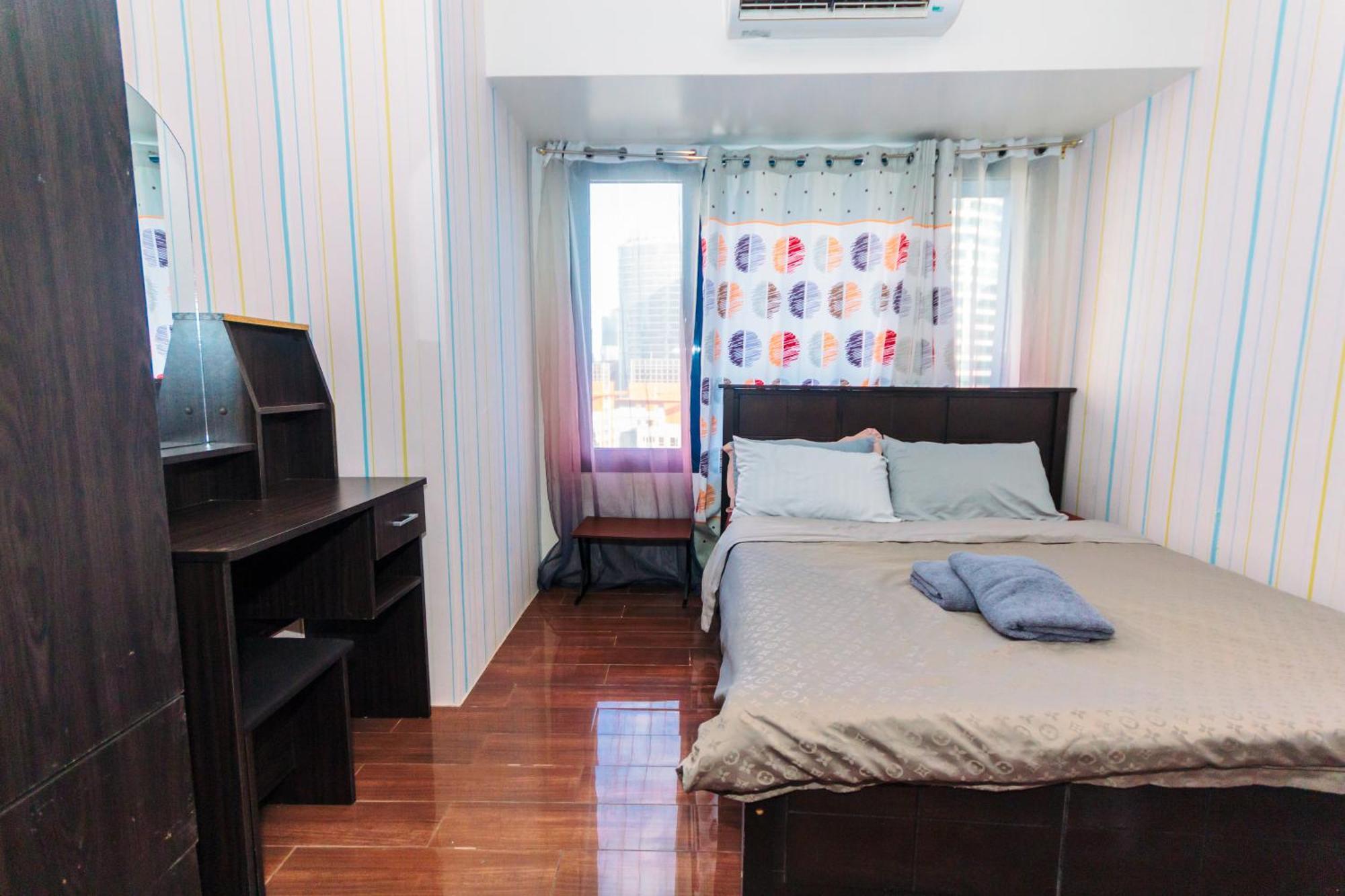 Urban Hideaway Cozy Makati Giggles Swim Gym Park Laugh Eat 3352