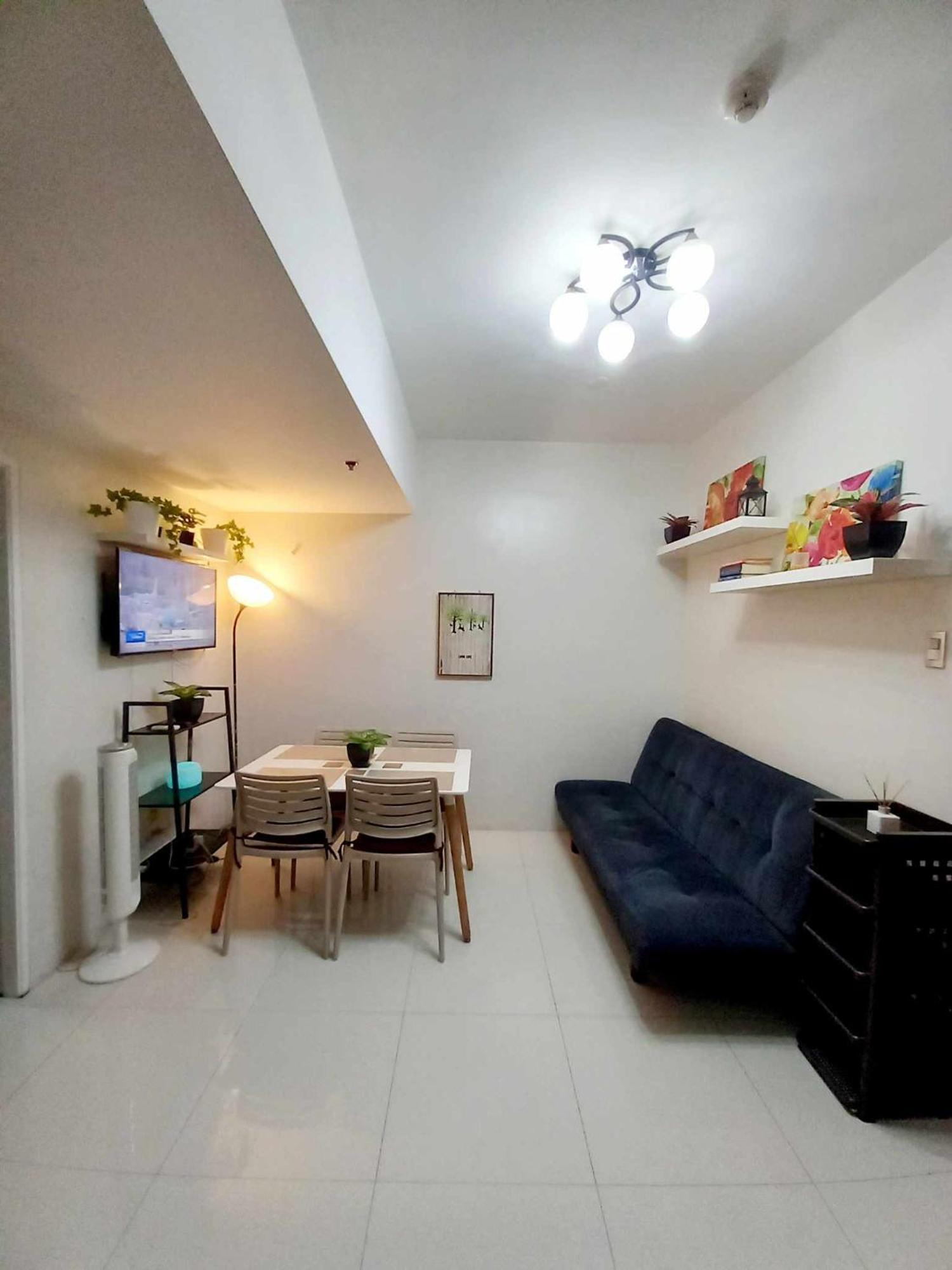 Tres Palmas 2br Unit Taguig Self-check-in & Wi-fi