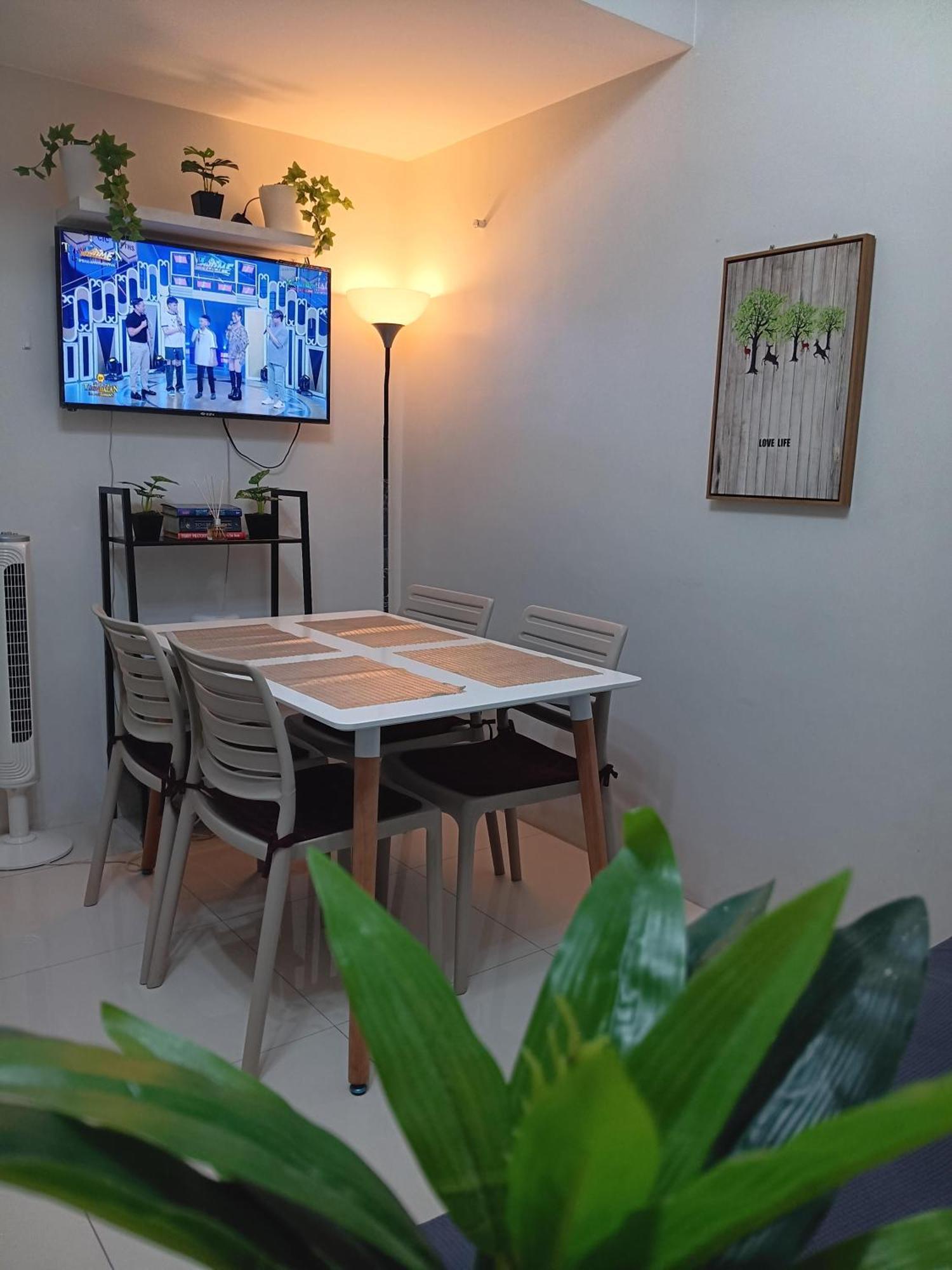 Apartment Tres Palmas 2br Unit Taguig Self-check-in & Wi-fi Manila