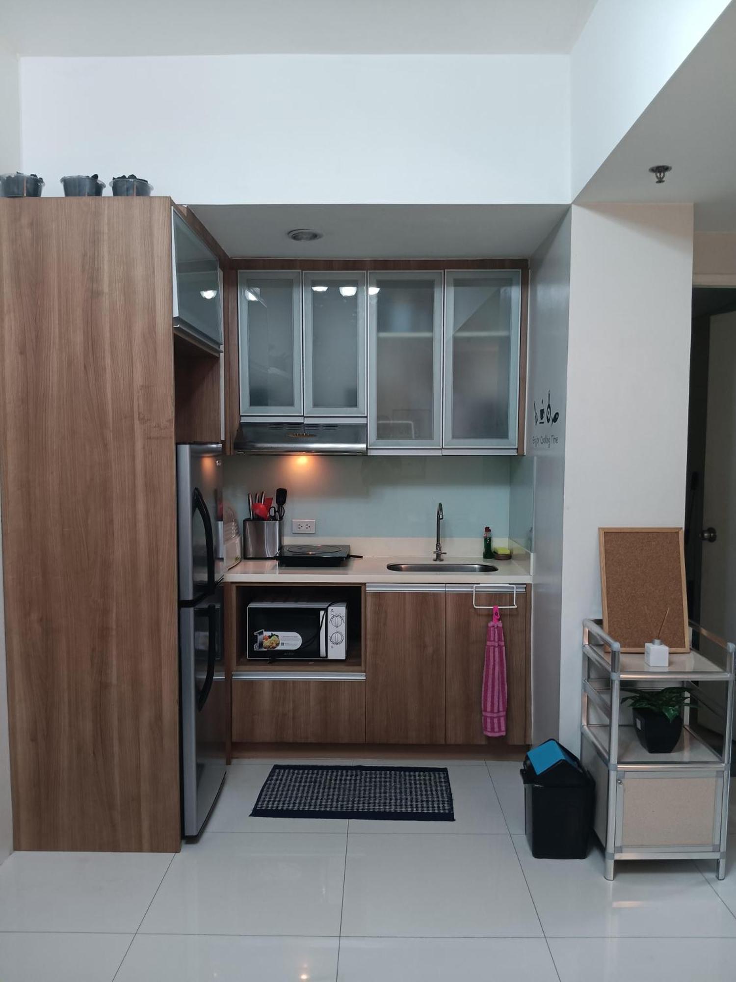 Tres Palmas 2br Unit Taguig Self-check-in & Wi-fi Apartment *