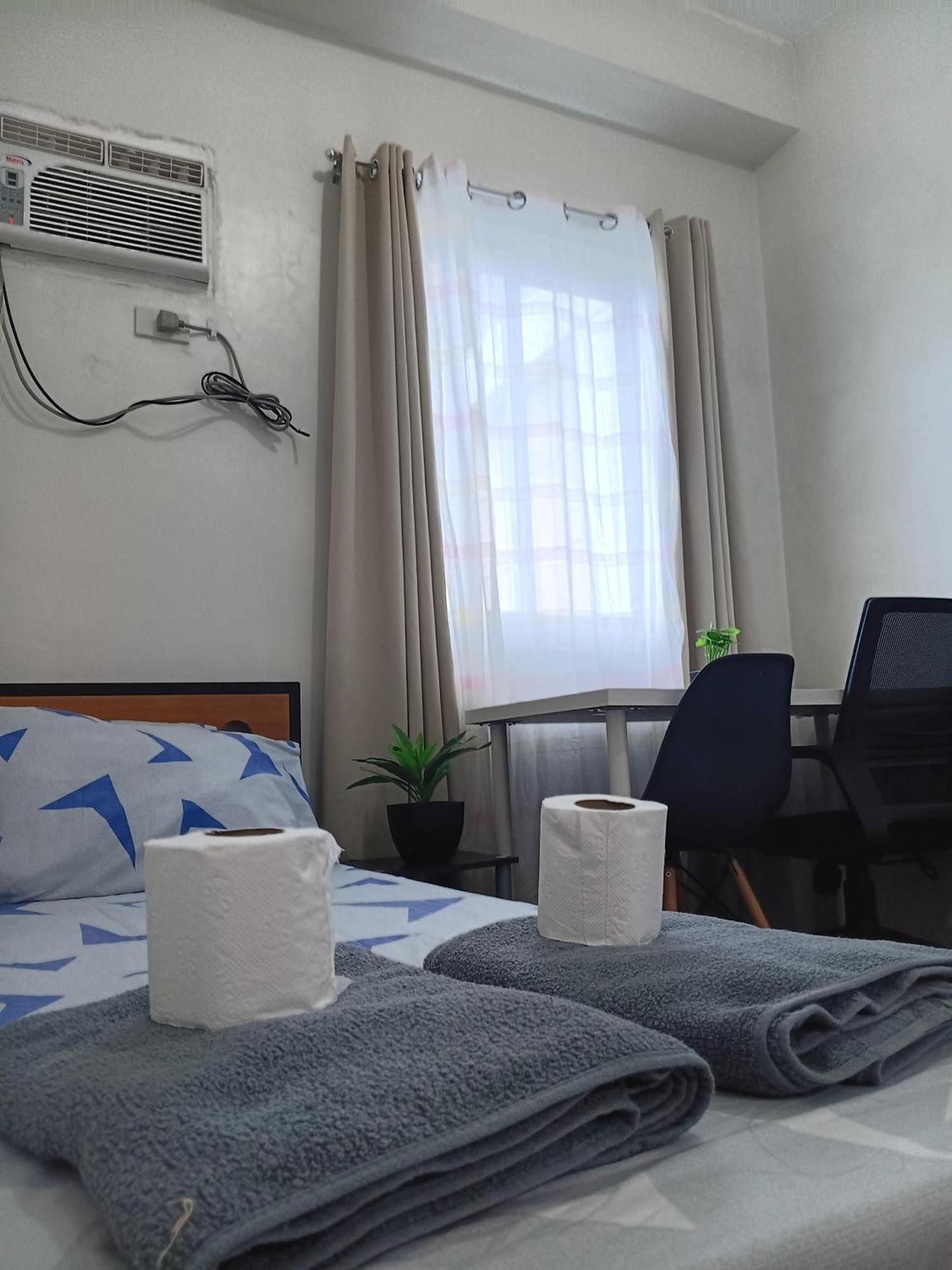 Tres Palmas 2br Unit Taguig Self-check-in & Wi-fi * Manila