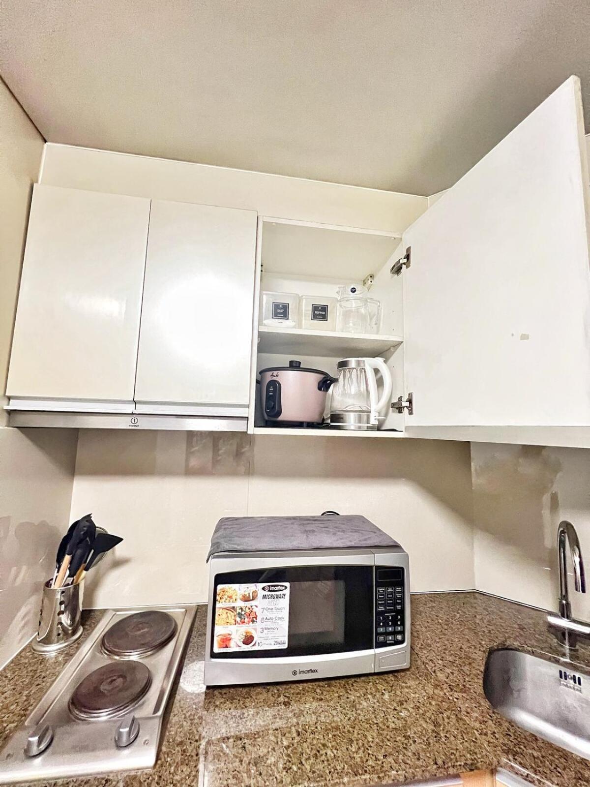 Apartment Unit Across Naia T3 & 5 Mins To Runway Manila