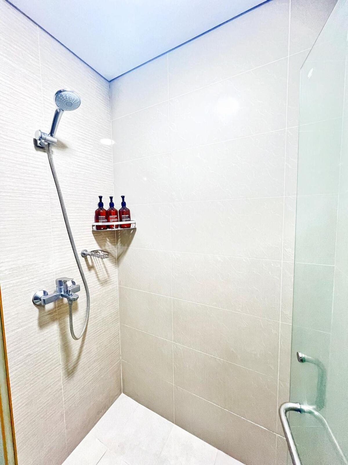 Apartment Unit Across Naia T3 & 5 Mins To Runway