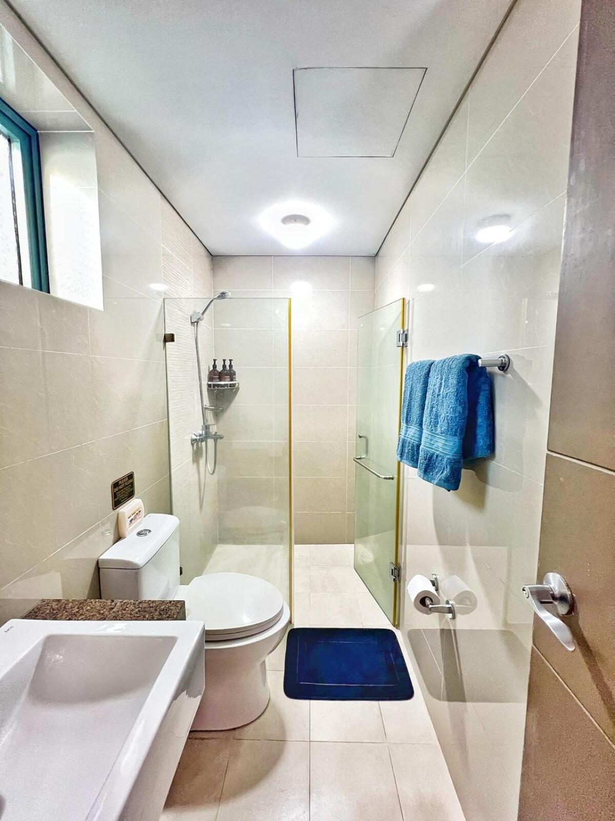 Apartment Unit Across Naia T3 & 5 Mins To Runway *