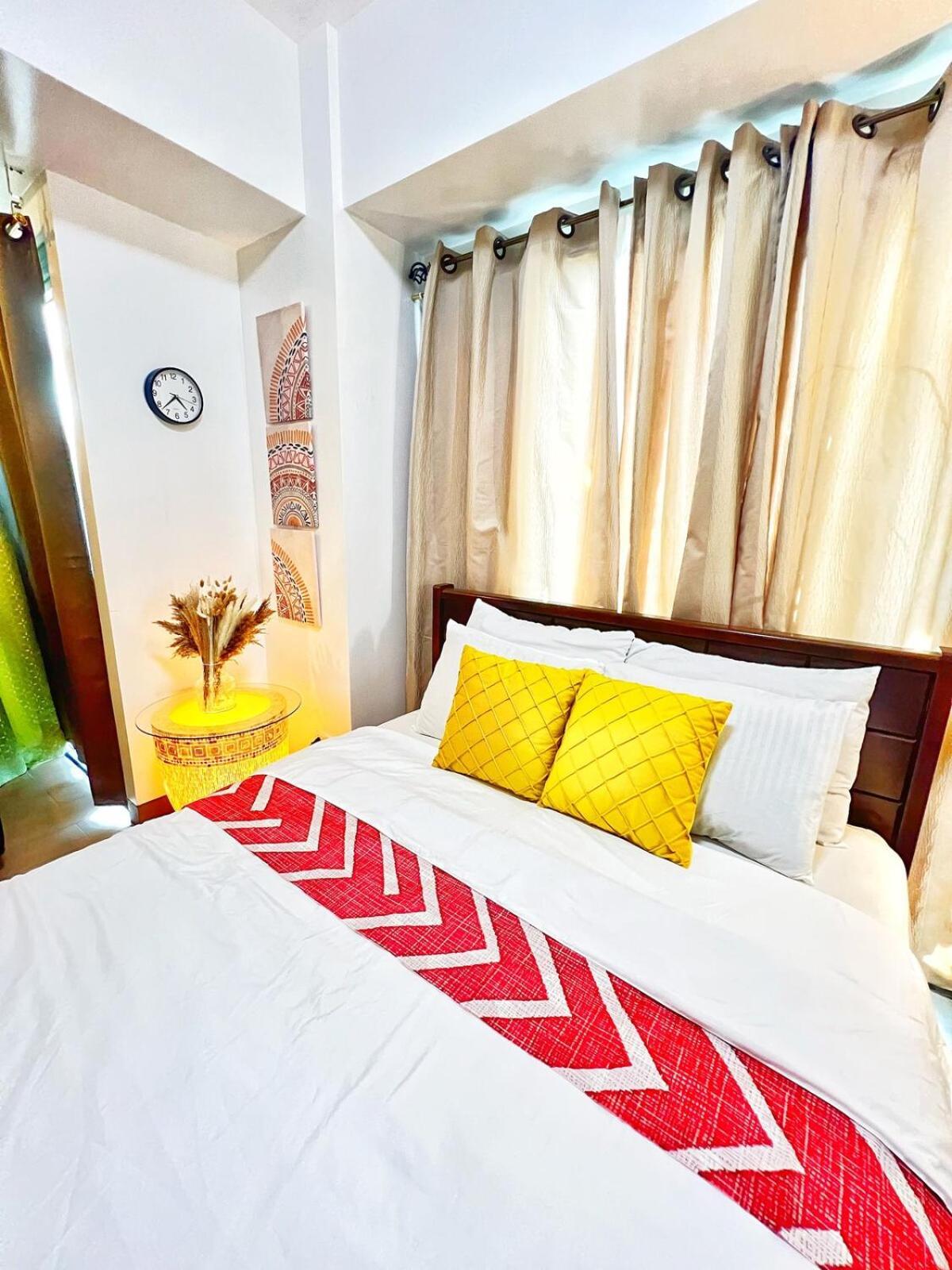Unit Across Naia T3 & 5 Mins To Runway Apartment