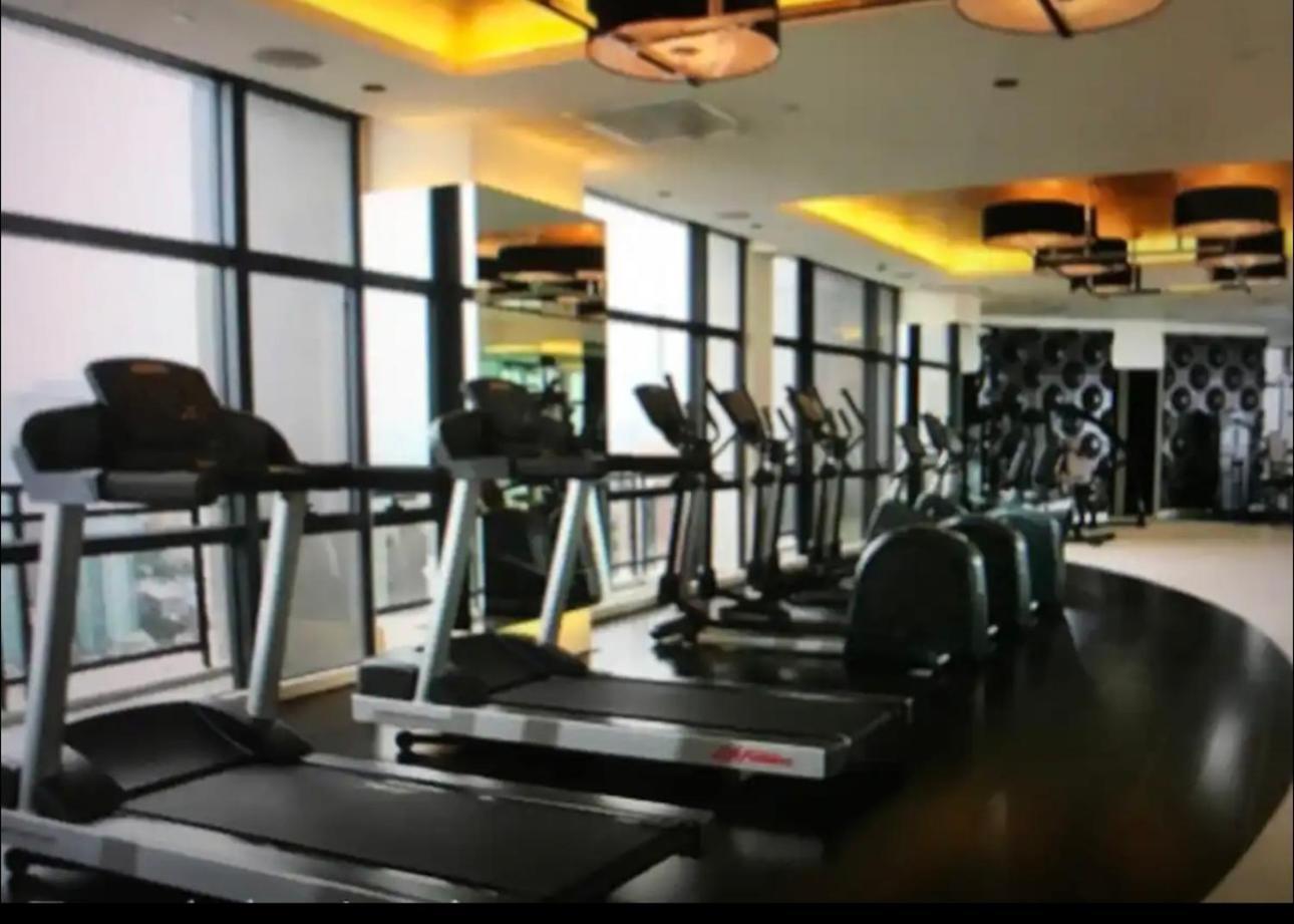 The Gramercy Residences New Sleek 1br Suite, 600mbps Wifi, Netflix & Free Amenities