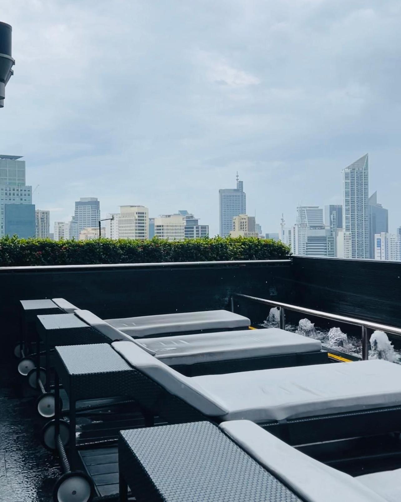The Gramercy Residences New Sleek 1br Suite, 600mbps Wifi, Netflix & Free Amenities Manila