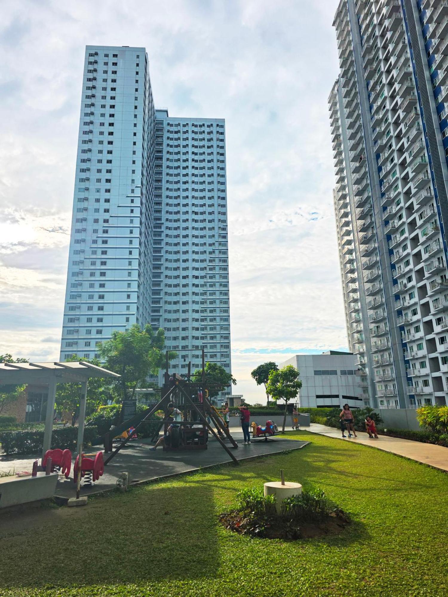 The Grass Residences Tower 4 - 35th Floor * Manila