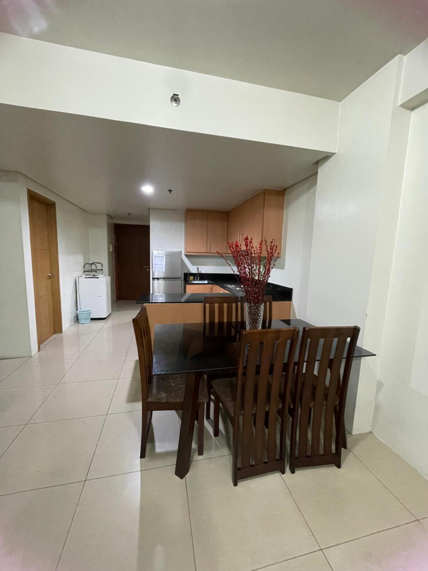 3br Moa View Firework Big Balcony 1148 Apartment Manila