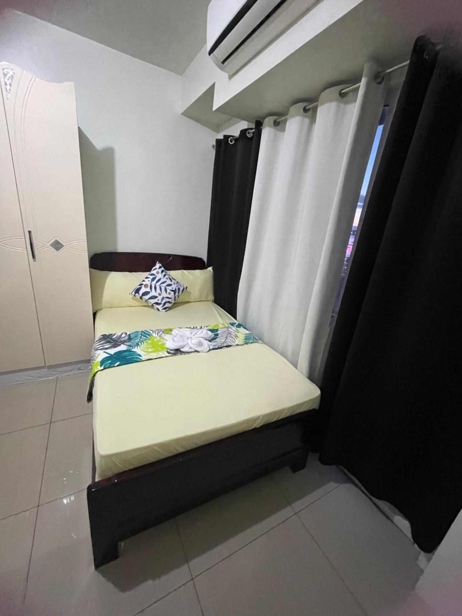 3br Moa View Firework Big Balcony 1148 Apartment Manila