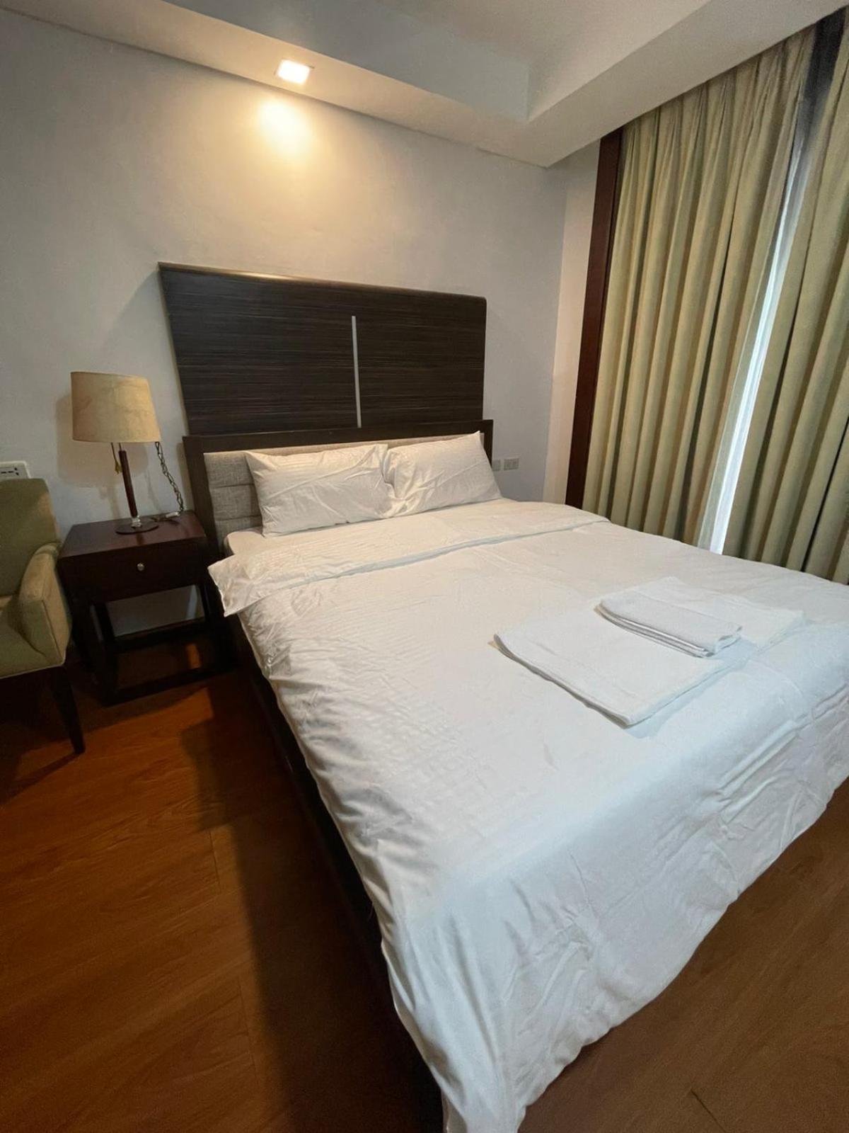 Apartment A Venue Residences Tower 8o