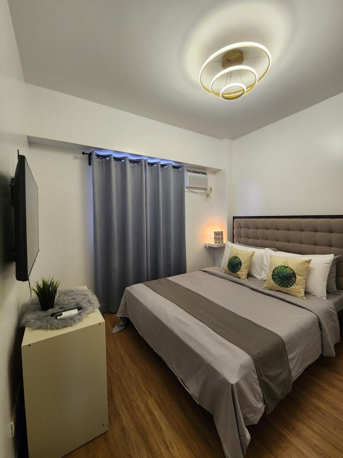 Cozy Spacious 2br At North Edsa Qc Apartment