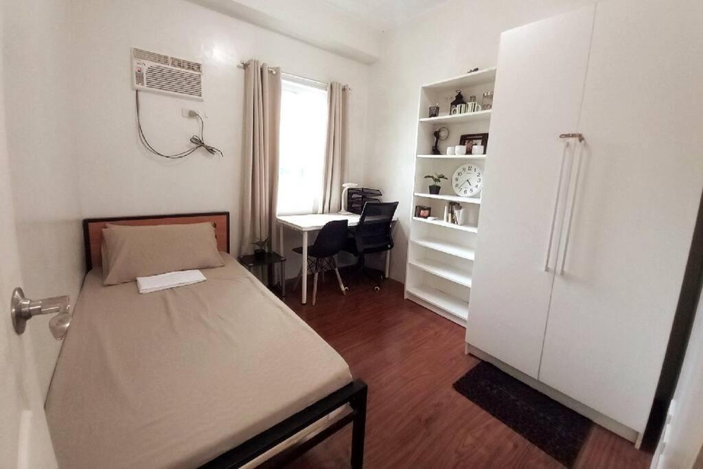 Apartment Tres Palmas 2br Unit Taguig Self-check-in & Wi-fi Manila