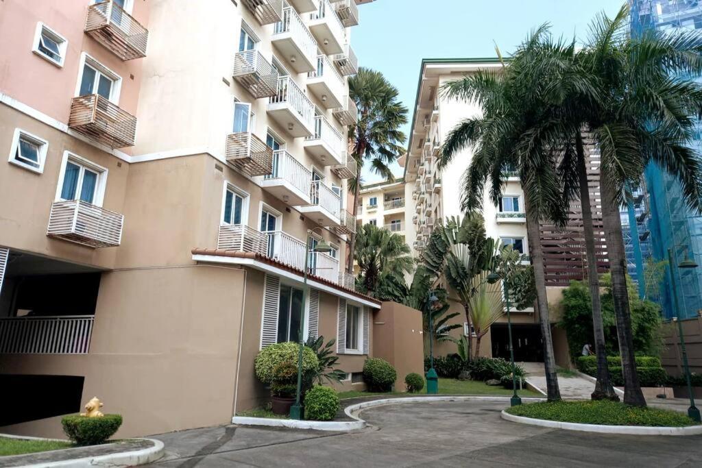 Apartment Tres Palmas 2br Unit Taguig Self-check-in & Wi-fi