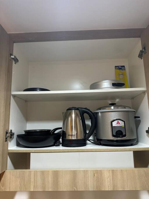 Cozy W/ Netflix Wifi Pool Near Mall Of Apartment Manila