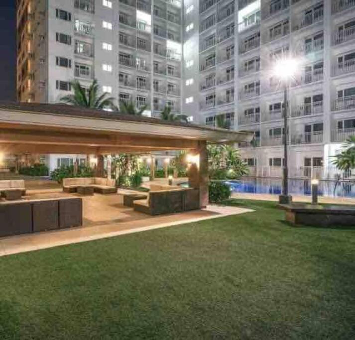 Cozy W/ Netflix Wifi Pool Near Mall Of Manila