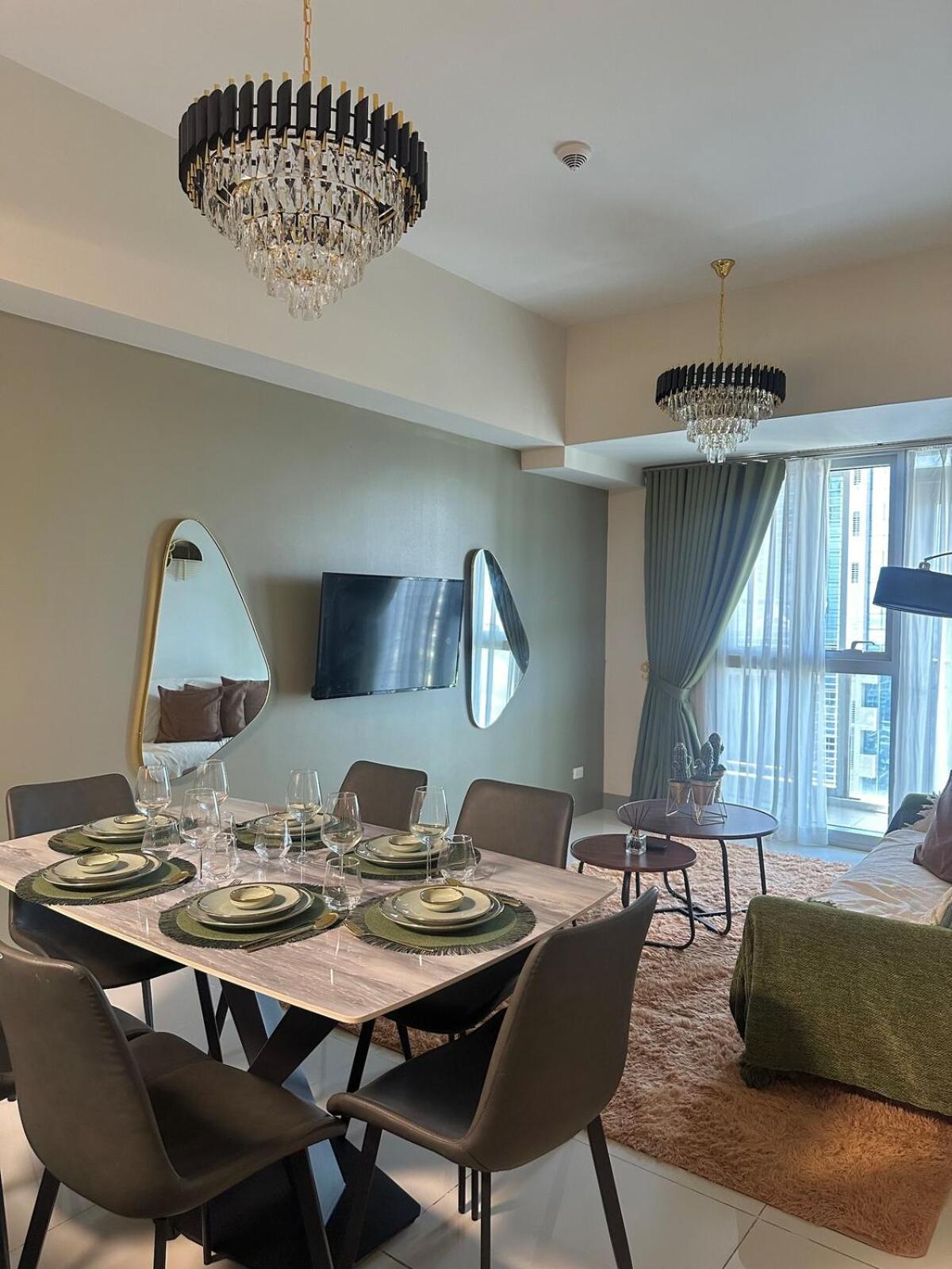 King Size 3-bedroom In Uptown Parksuites Bgc