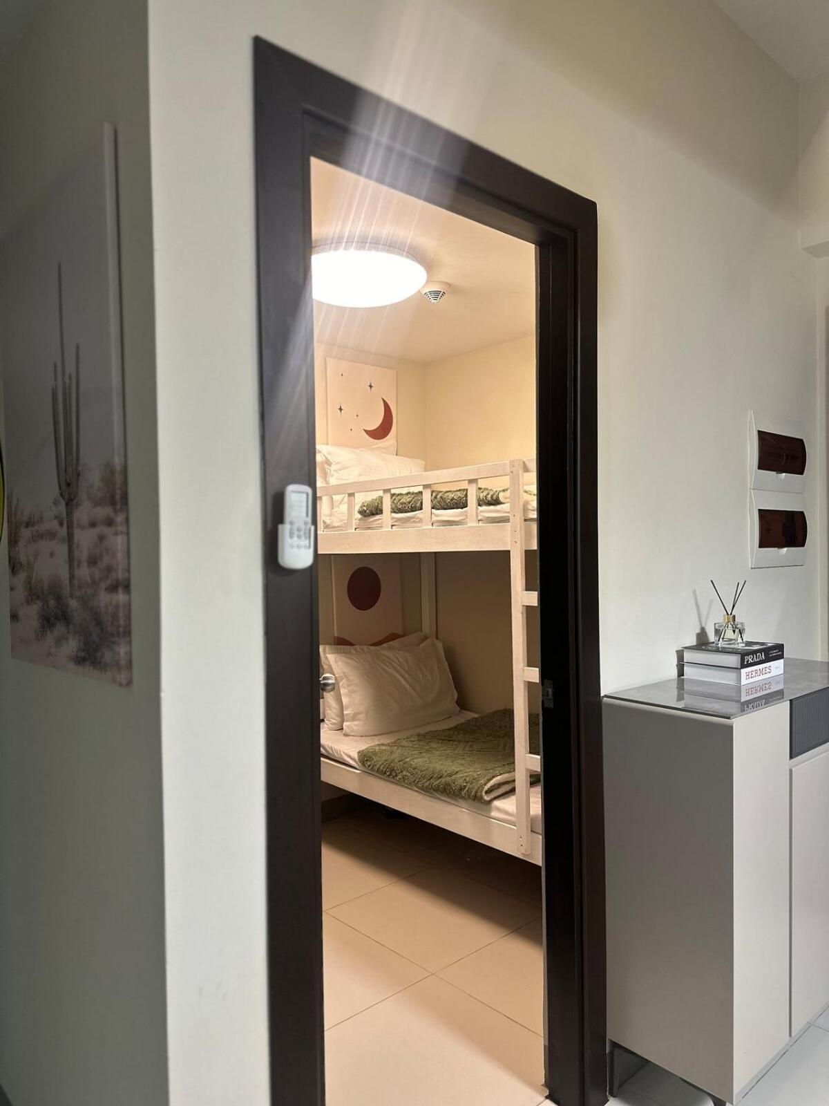 King Size 3-bedroom In Uptown Parksuites Bgc Apartment Manila