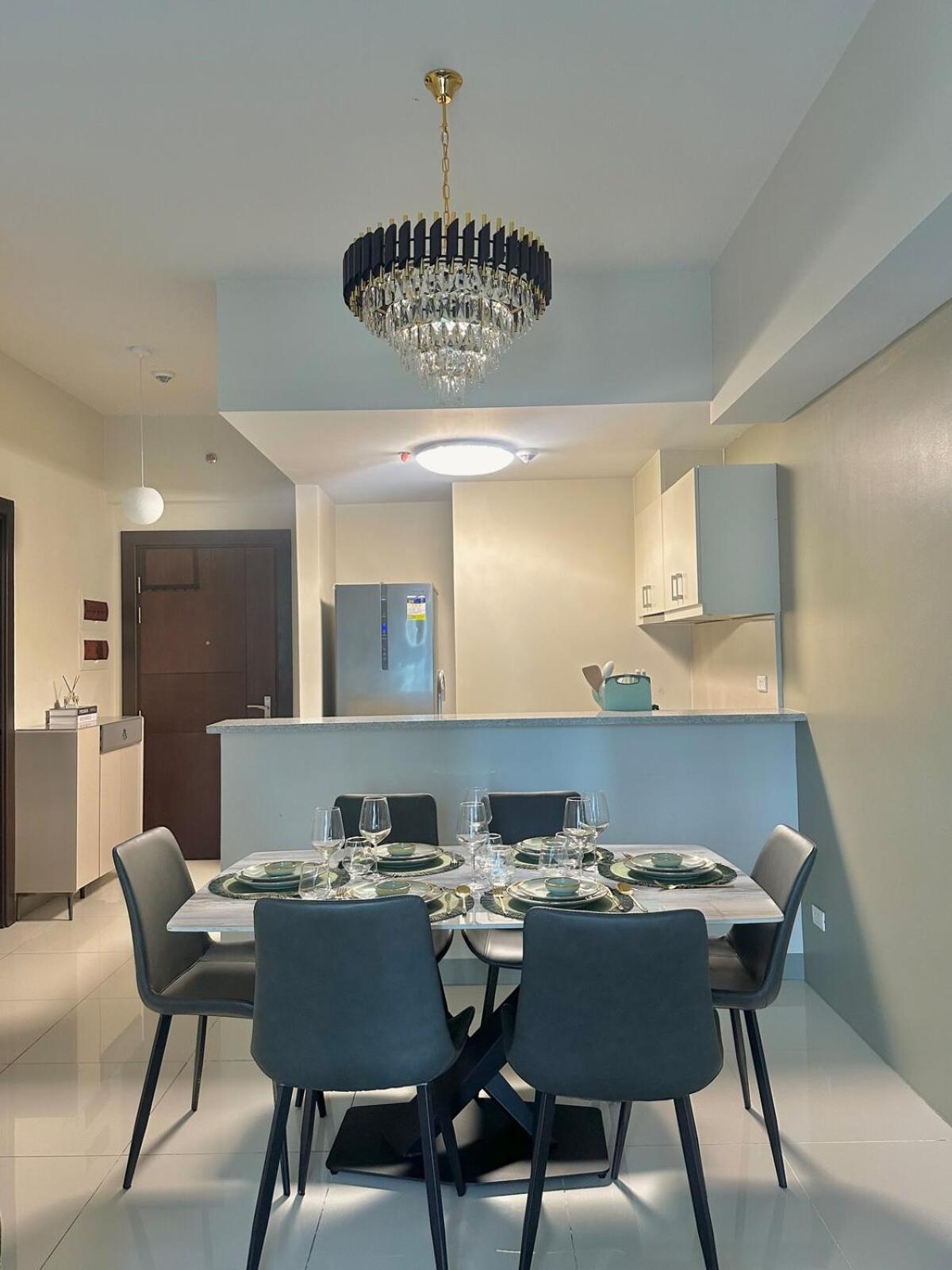 King Size 3-bedroom In Uptown Parksuites Bgc *