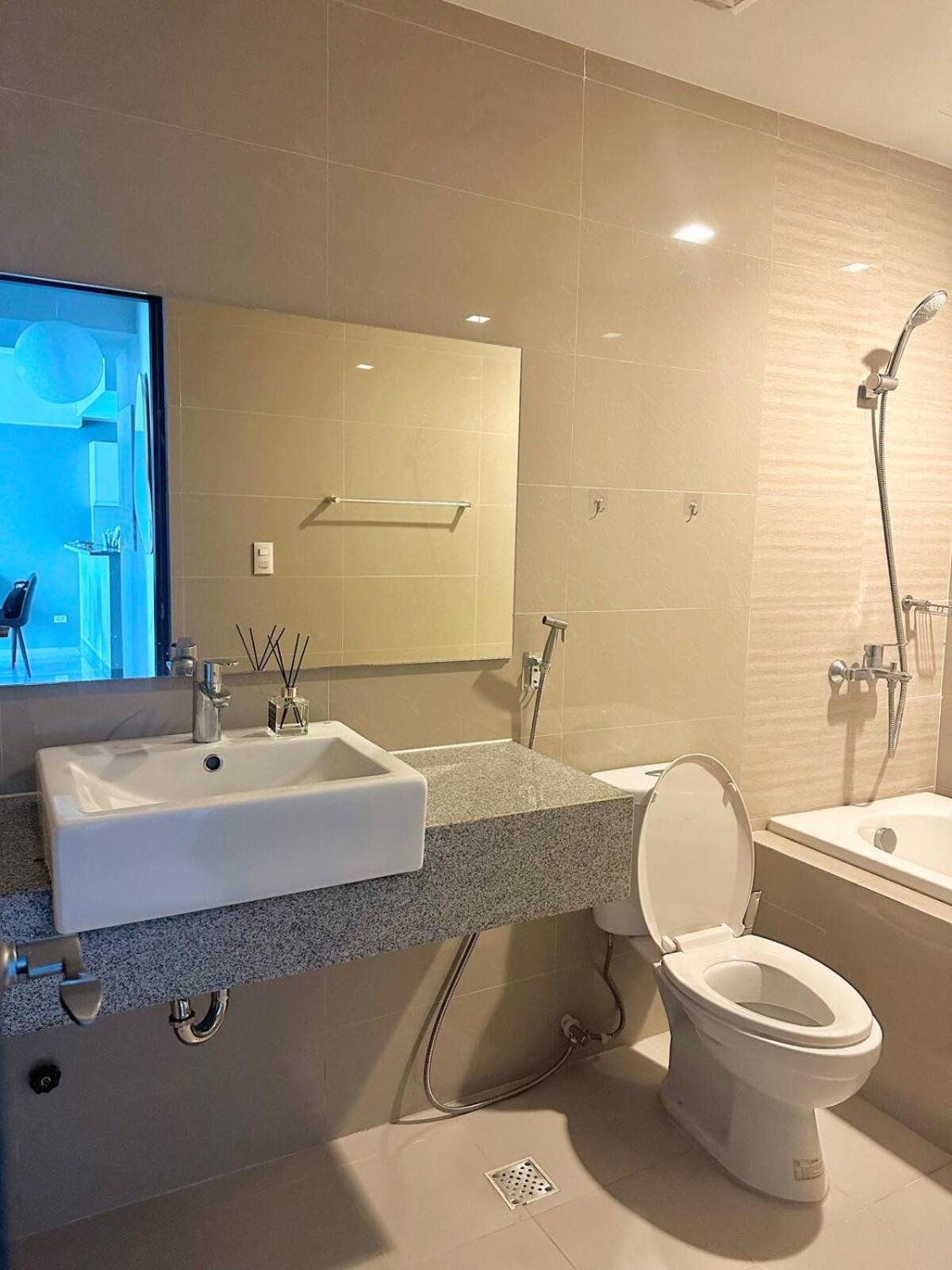 Apartment King Size 3-bedroom In Uptown Parksuites Bgc Manila